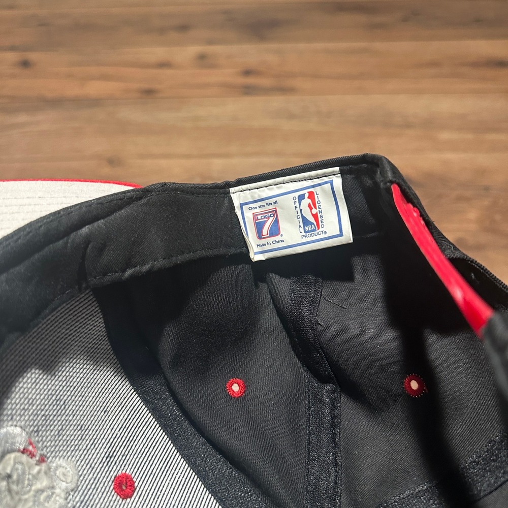 Vintage Logo 7 Chicago Bulls‎ Black Red Snapback Hat Mens OSFA NBA Basketball - Picture 5 of 5